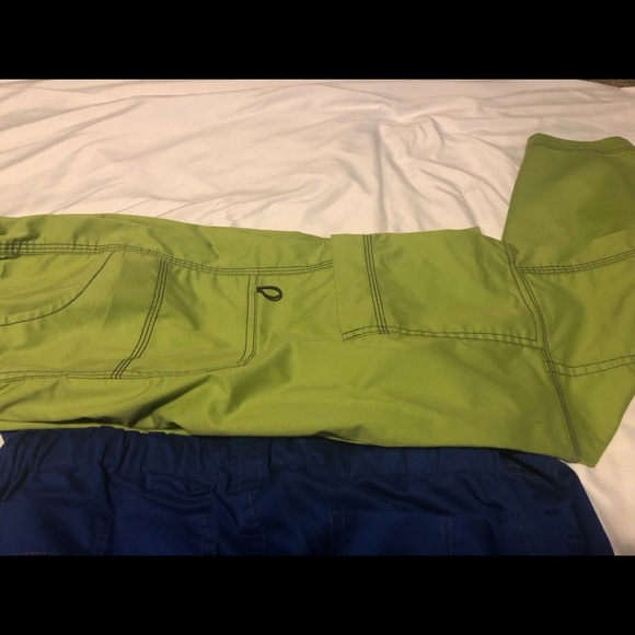 5 women’s XS Dickies Gen Flex cargo scrubs! - Picture 4 of 6